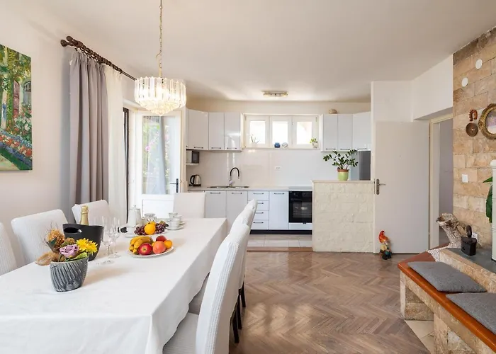 Marko Apartment *